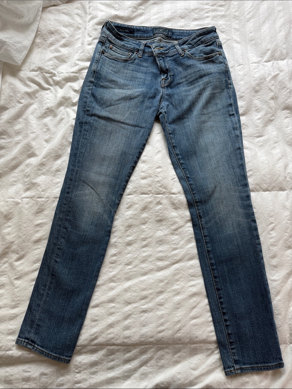 Lucky Brand Women's Straight-Leg Jeans in Faded Blue